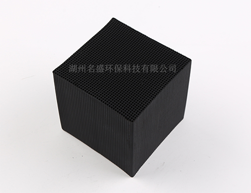 β��̎��(VOCs)��C̿